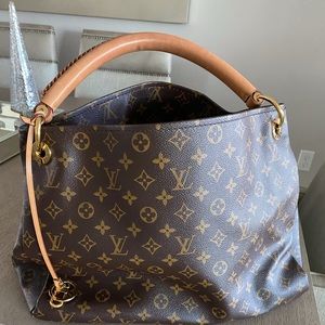 Louis Vuitton Artsy Shoulder Bag